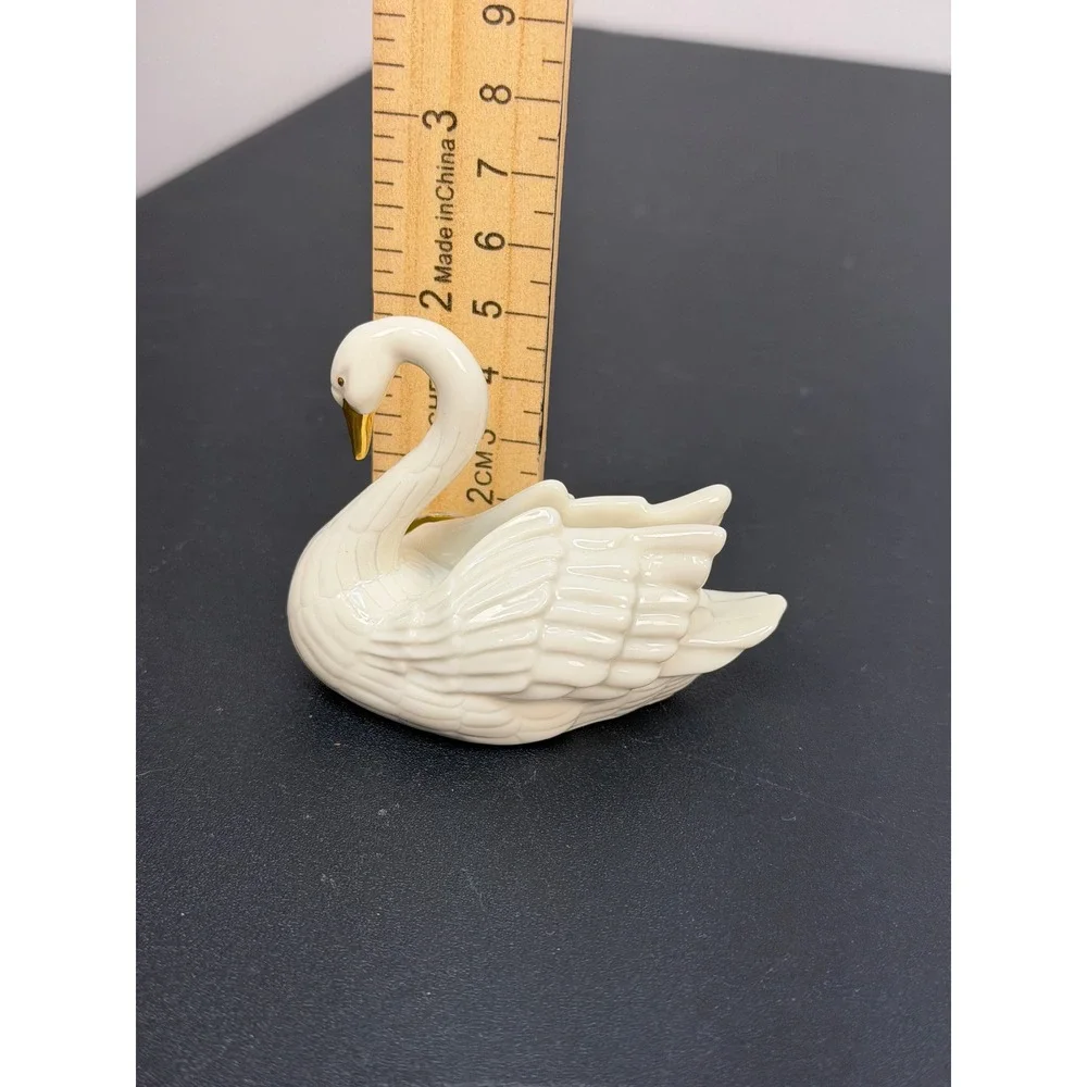 Vintage Lenox Swan Figurine 24K Gold Accents Place Card Holder/Cake Topper - Picture 14 of 16